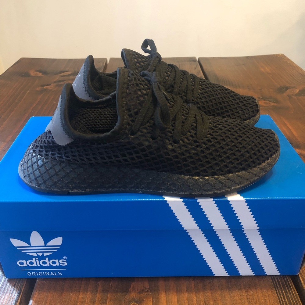 ADIDAS BOYS DEERUPT BLACK GREAT CONDITION